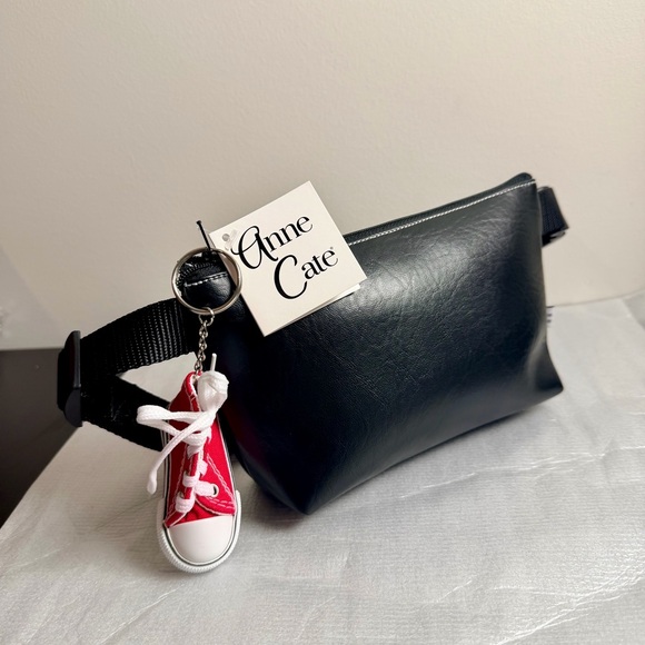 Sneaker Mini Key and Bag Chain - Picture 6 of 7